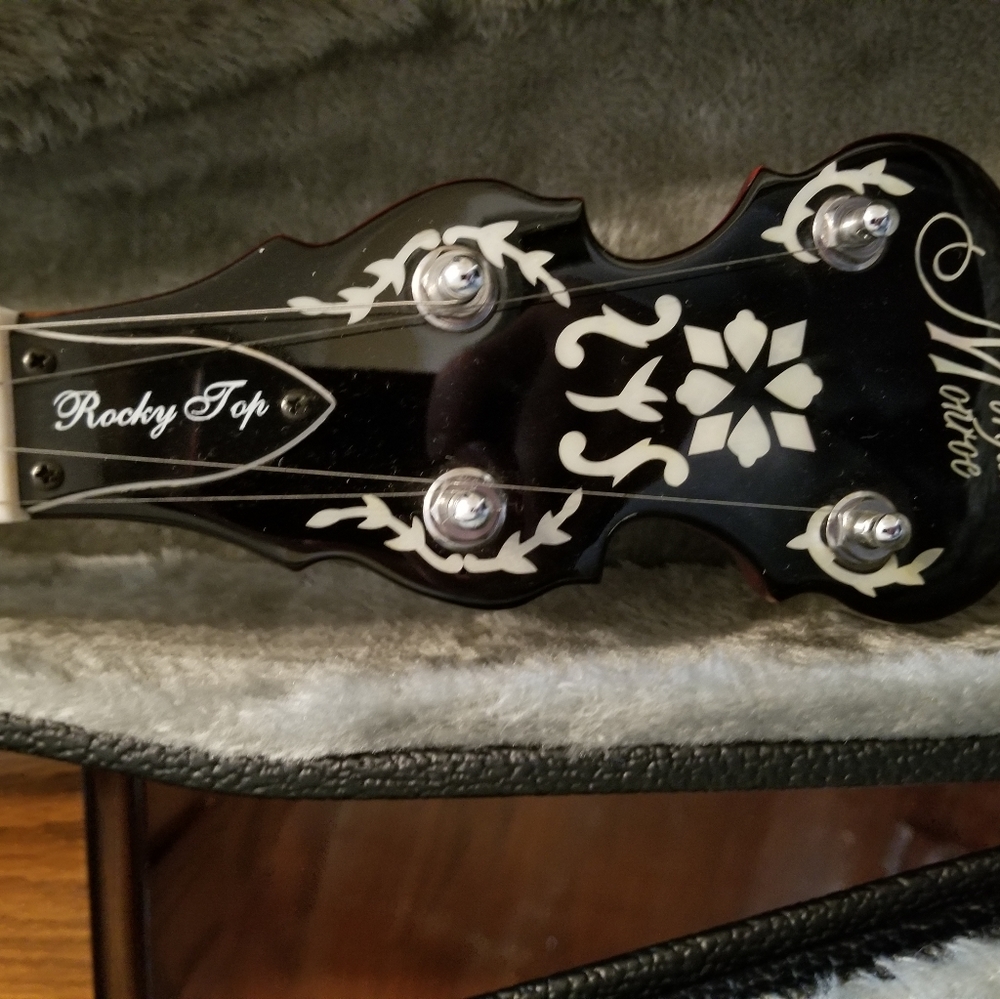 Morgan Monroe banjo case strap picks - Picture 6 of 8